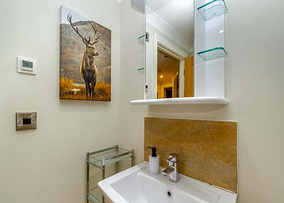 Ladera Retreat Lodges