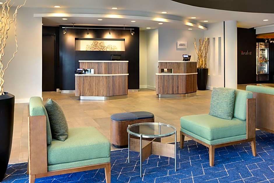 Courtyard by Marriott Edison Woodbridge