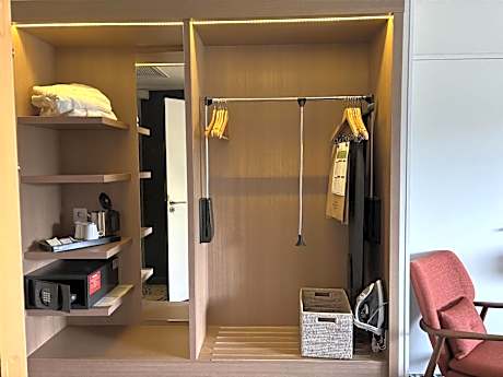 King Room - Mobility Accessible