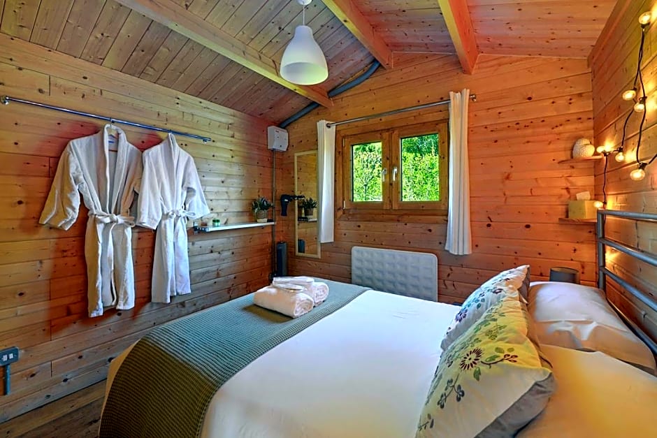 The Cabin with Hot Tub