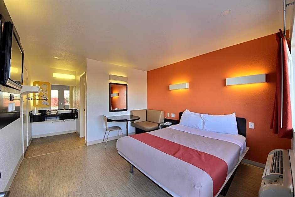 Motel 6 Laredo South