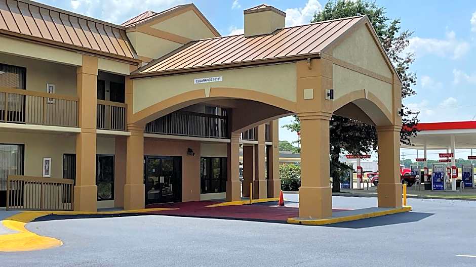 Days Inn by Wyndham Oak Grove/Ft. Campbell