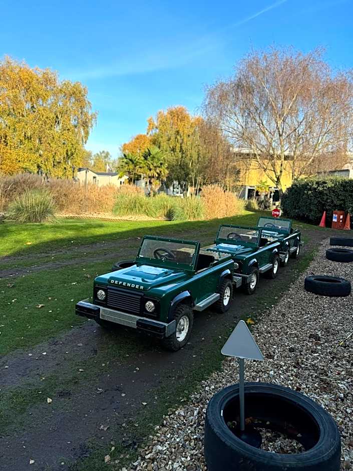 Hot tub retreat at Tattershall Lakes