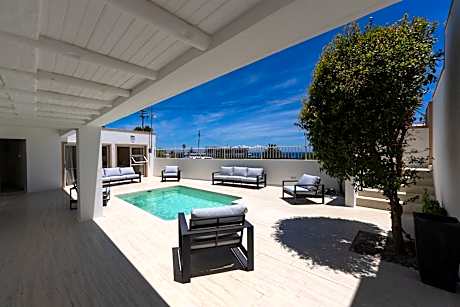 61 on Camps Bay