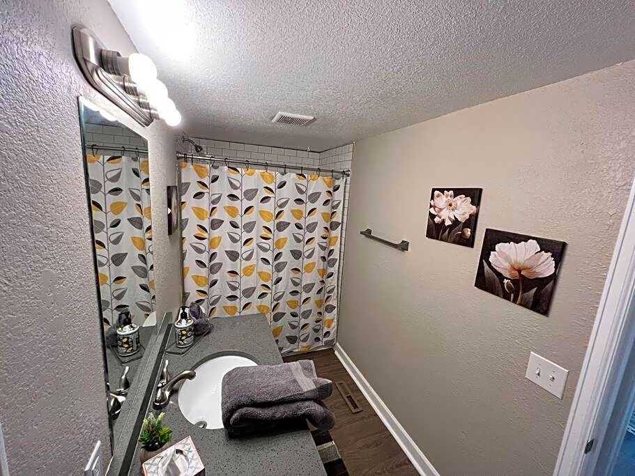 Spacious Westminster 2bd/1ba