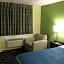 Travelodge by Wyndham Cleveland Lakewood