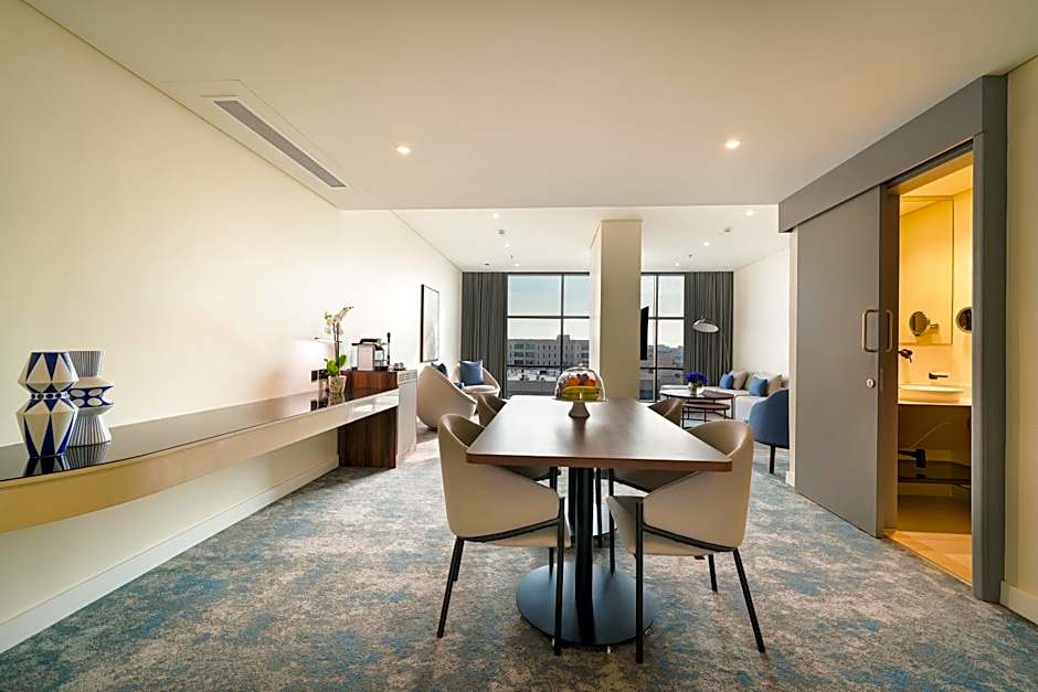 Nova M Hotel, Edge by Rotana