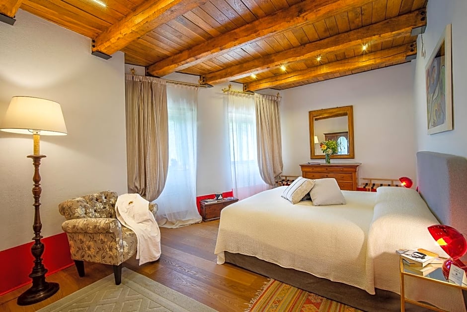 Castello Di Postignano Relais