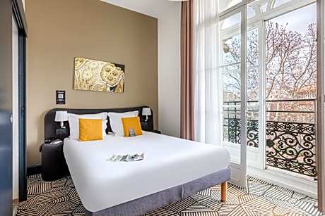 Studio double bed