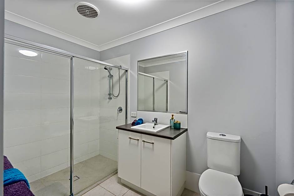 Modern New Townhouse in Booval