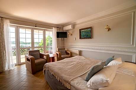 Superior Double Room with Terrace and Czos Lake View