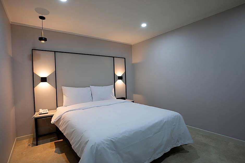 NINE HOTEL