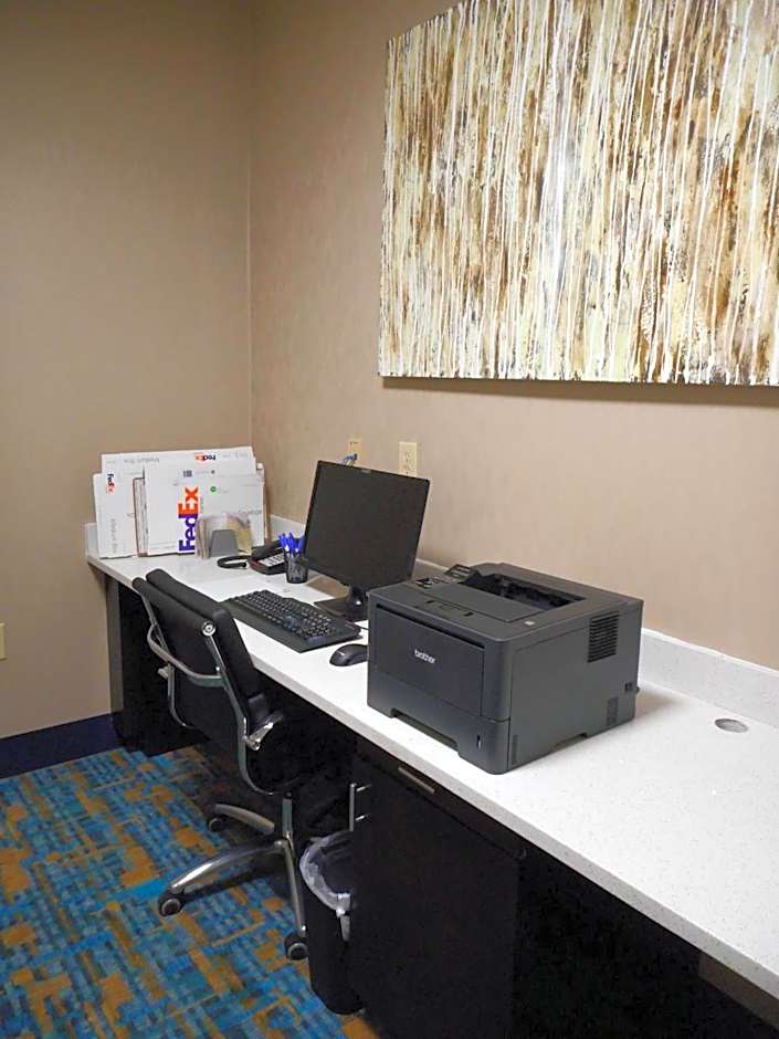 Holiday Inn Express & Suites Carmel North  Westfield By IHG