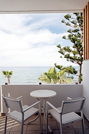 FAMILY ROOM SEA VIEW