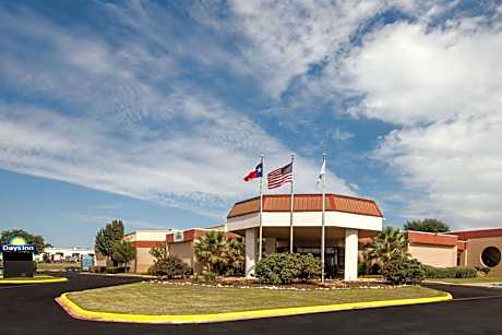 Days Inn by Wyndham Sherman
