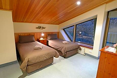 Two-Bedroom Penthouse Apartment - Spion Kopje (4 Guests)