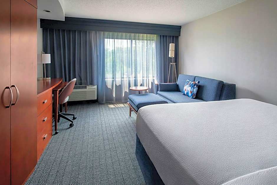Standard 1 King Bed — 5 fotoğraftan 1. fotoğraf