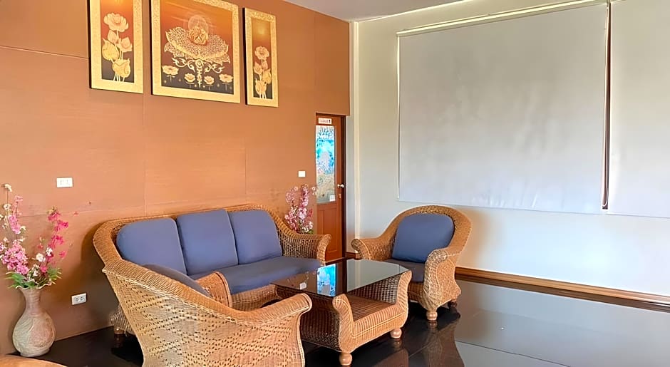 Chaophayathara Riverside Hotel