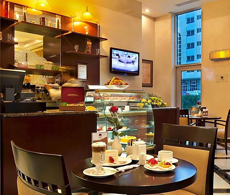 Al Manzel Hotel Apartments