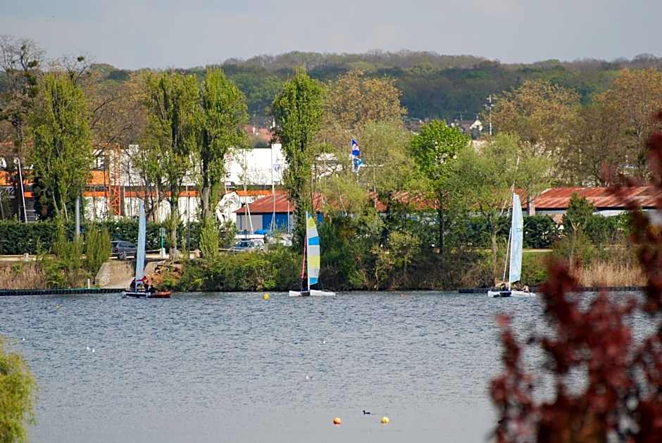 Logis Hotel des Lacs Paris Sud