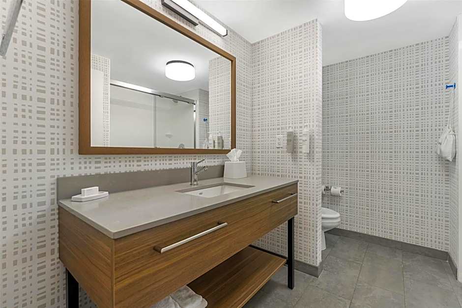 Hampton Inn & Suites Pittsburgh-Meadow Lands