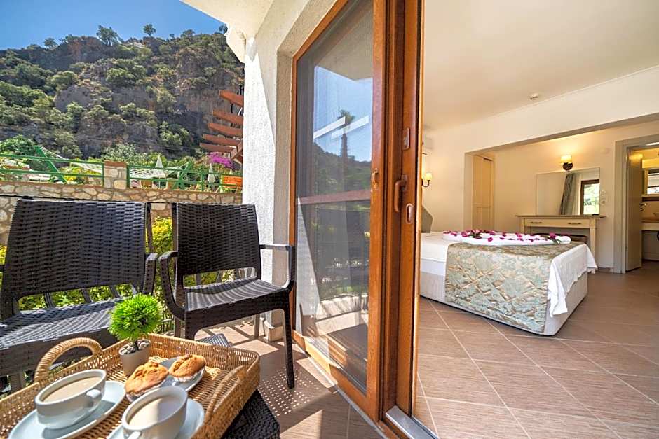 Ata Lagoon Beach Hotel