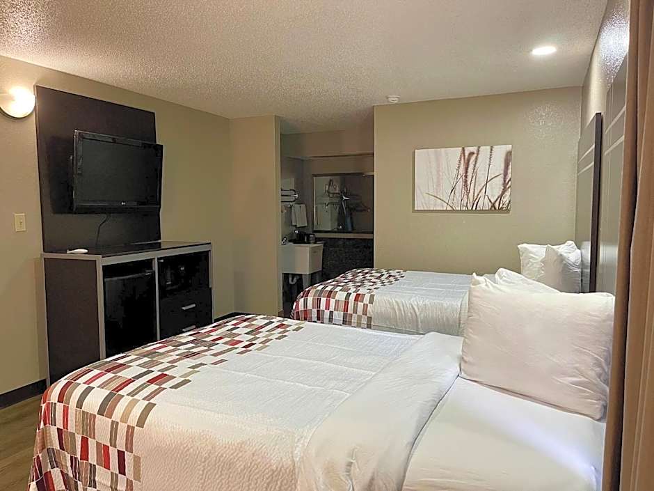 Red Roof Inn & Suites Jackson - Richland