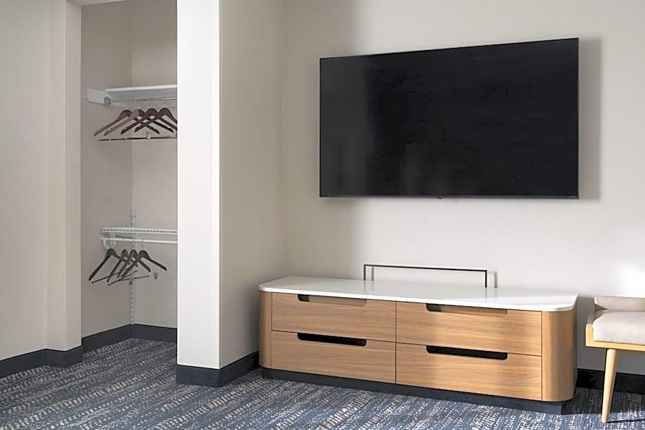 Fairfield by Marriott Inn & Suites Fresno River Park