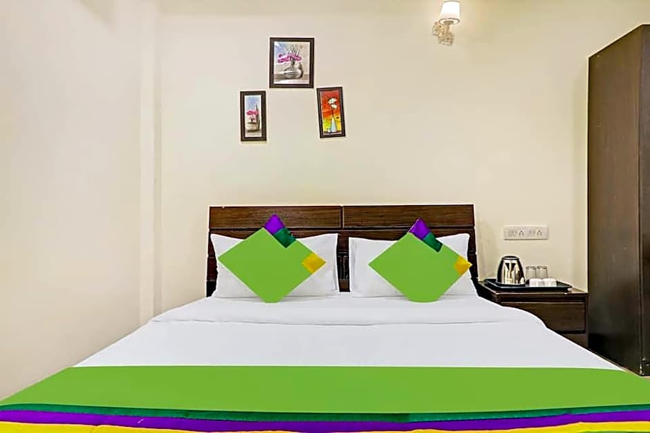 OYO 10595 Hotel Mirras