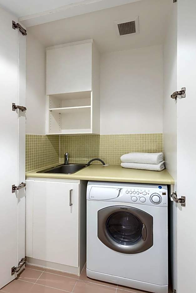 Oaks Glenelg Liberty Suites