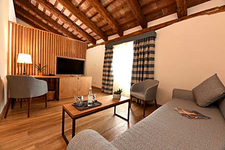 Junior Suite with Garden View