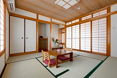 Triple Room with Shared Bathroom