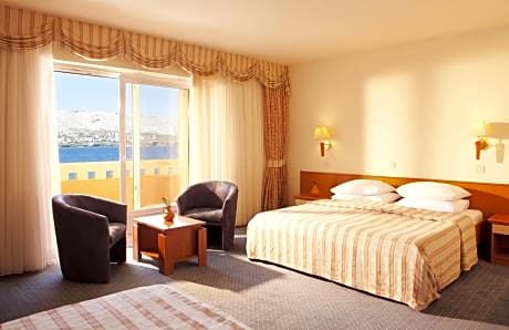 Junior Suite with Balcony and Sea View