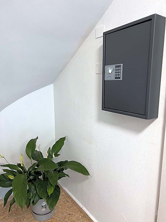 Rössli Self Check in 24-7 Free Parking