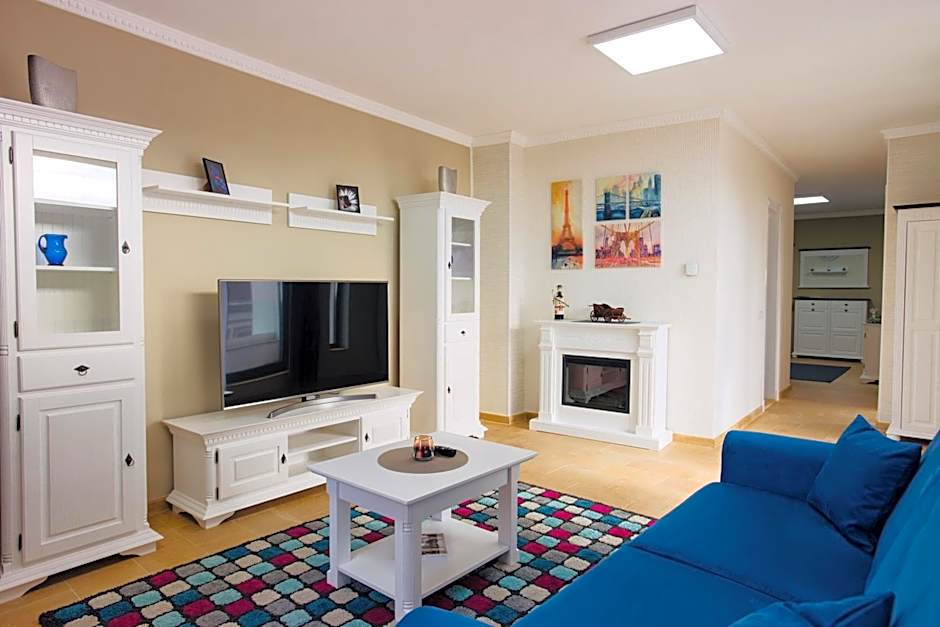 Lira Holiday Apartments