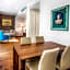 Envoy Hotel