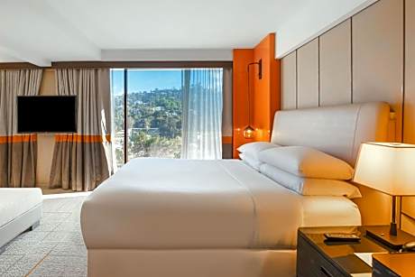 Junior Suite King Size Bed