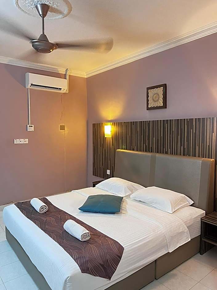 Photo 1 of 1 of Deluxe 1 King Bed