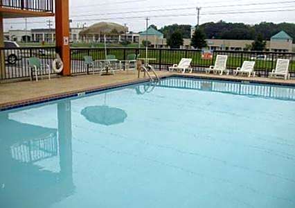 Econo Lodge Inn & Suites Jackson
