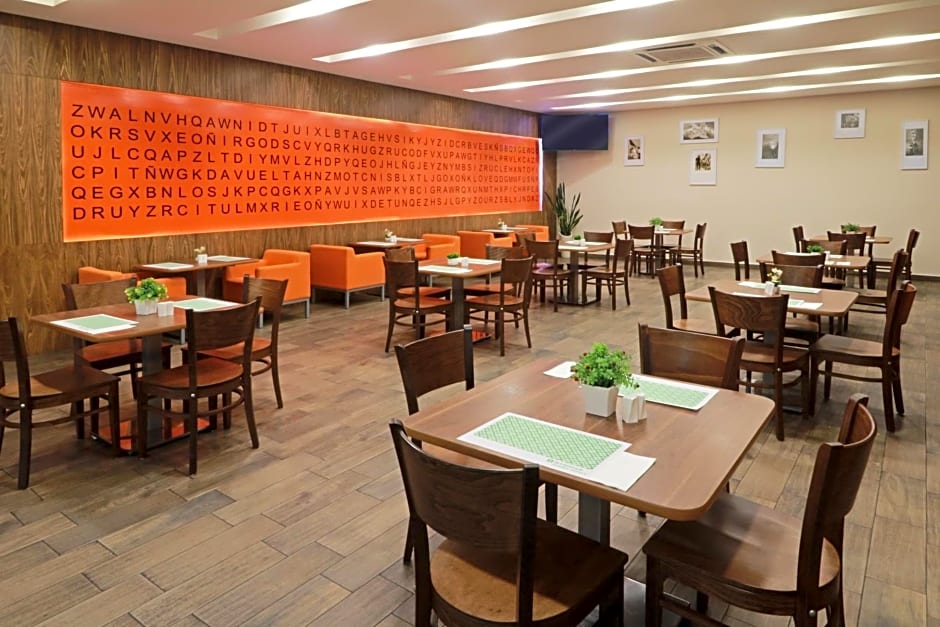 Wyndham Garden Guadalajara Acueducto