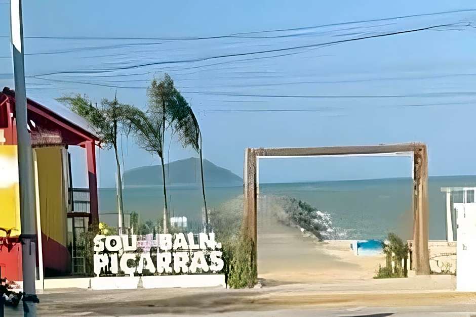 Celebrando a Vida! Piscina Aquecida, B. Carrero