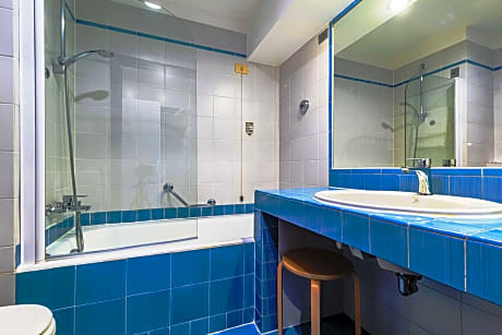 COMFORT TRIPLE ROOM - three beds