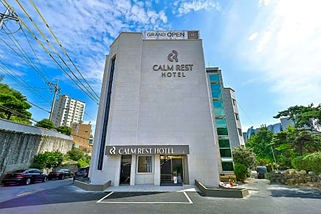 Calmrest Hotel