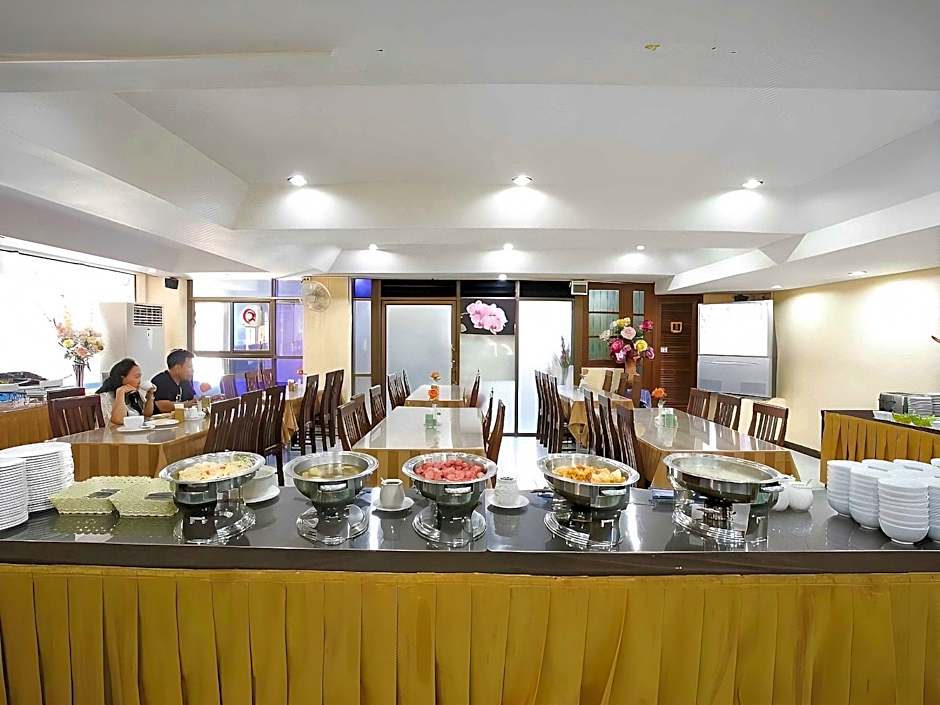 Regent Ngamwongwan Hotel