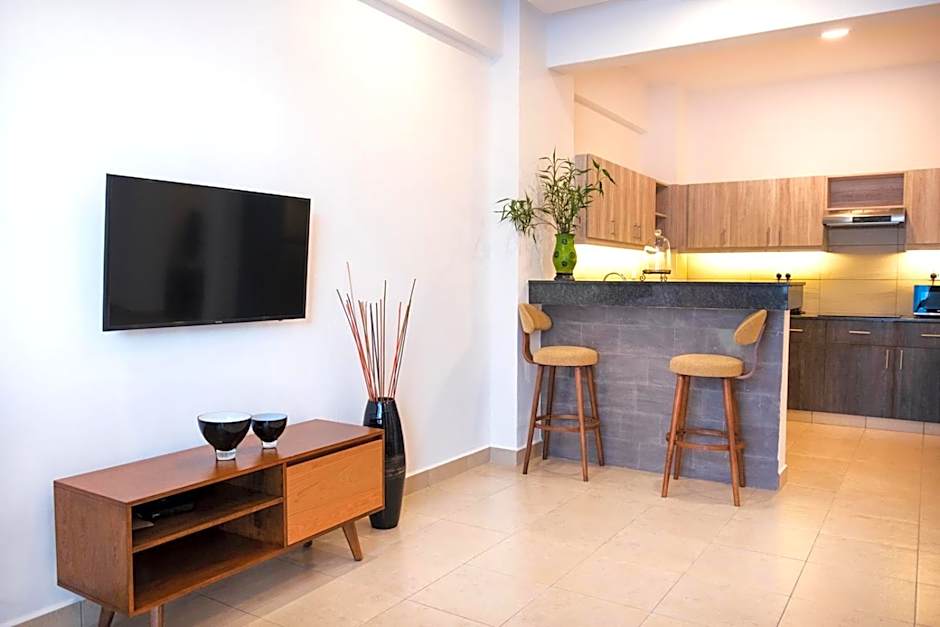 L'Aziz Suites - Near Aga Khan Hospital