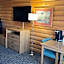 Days Inn & Suites by Wyndham Williamsburg IA North