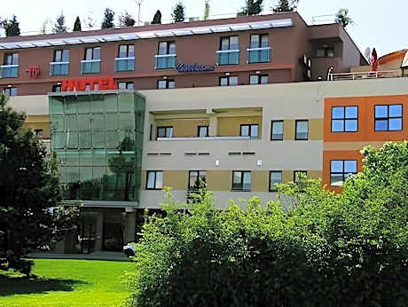 HOTEL CENTRUM with free parking