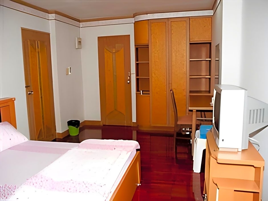 Lotus Condo Downtown