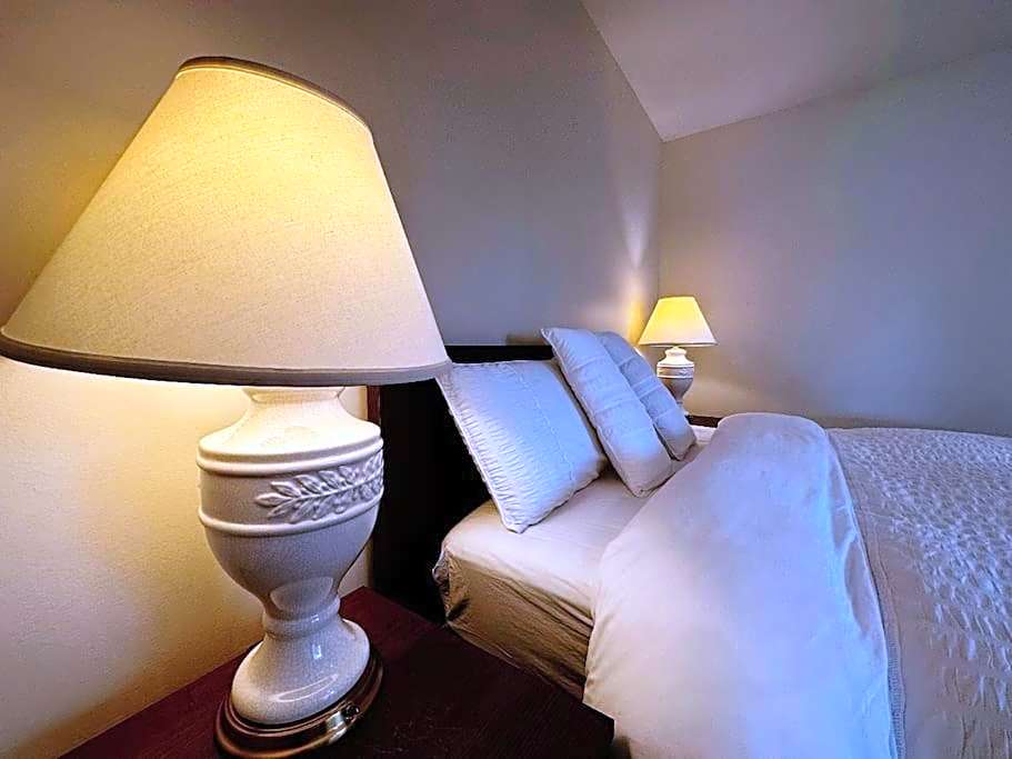 Super Cosy 8Bed & 6Bath in Vancouver heart near to airport and DownTown
