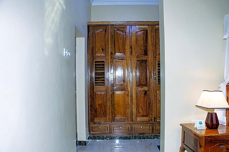 Sunny Palms Beach Bungalows